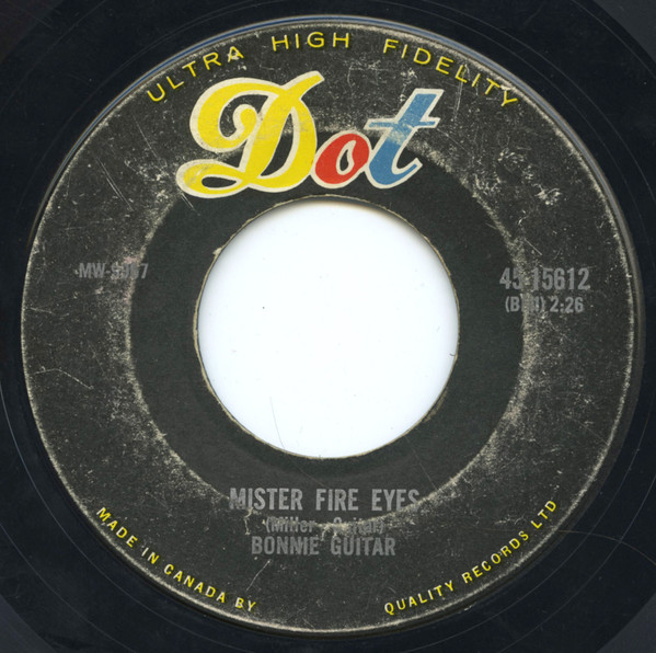Bonnie Guitar - There's A New Moon Over My Shoulder (7") (Near Mint (NM or M-)) - Image 2