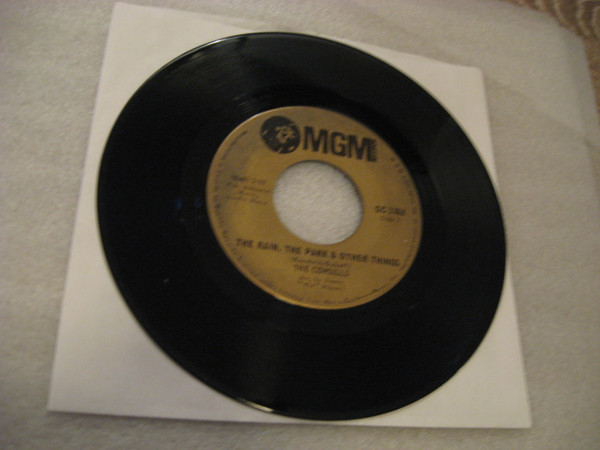 The Cowsills - The Rain, The Park & Other Things / River Blue (7", Single, Gol) (Near Mint (NM or M-)) - Image 3