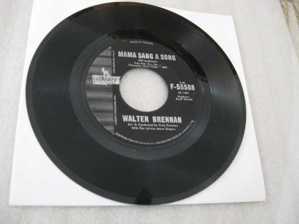 Walter Brennan - Mama Sang A Song (7", Single) (Very Good (VG))