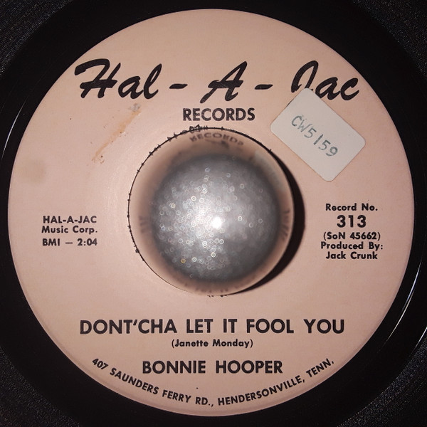 Bonnie Hooper - Now I Lay Me Down To Sleep / Dont'cha Let It Fool You (7") (Very Good Plus (VG+)) - Image 2