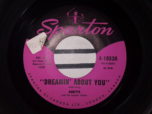 Annette (7) & The Vonnair Sisters - Dreamin' About You / Strummin' Song (7", Single) (Very Good Plus (VG+))