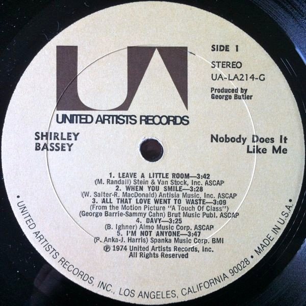 Shirley Bassey - Nobody Does It Like Me (LP, Album) (Mint (M)) - Image 3