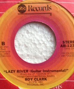 Alternative view of Roy Clark - Must You Throw Dirt In My Face (7", Single, San) (Very Good Plus (VG+))