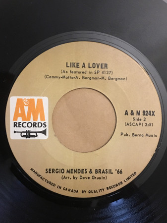 Sérgio Mendes & Brasil '66 - The Look Of Love (7", Single) (Very Good Plus (VG+)) - Image 2