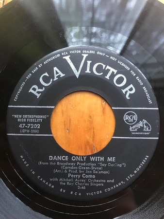 Perry Como - Kewpie Doll / Dance Only With Me (7", Single) (Near Mint (NM or M-))