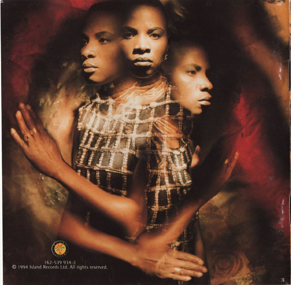 Angélique Kidjo - Ayé (CD, Album) (Near Mint (NM or M-)) - Image 3