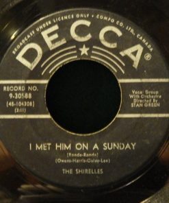 The Shirelles - I Met Him On A Sunday (Ronde-Ronde) / I Want You To Be My Boyfriend (7", Single) (Near Mint (NM or M-))