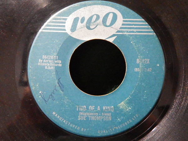 Sue Thompson - Two Of A Kind (7", Single) (Very Good Plus (VG+))