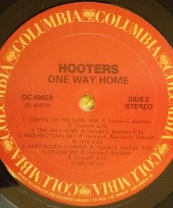 Hooters*-3