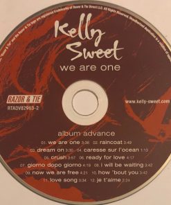 Kelly Sweet-2