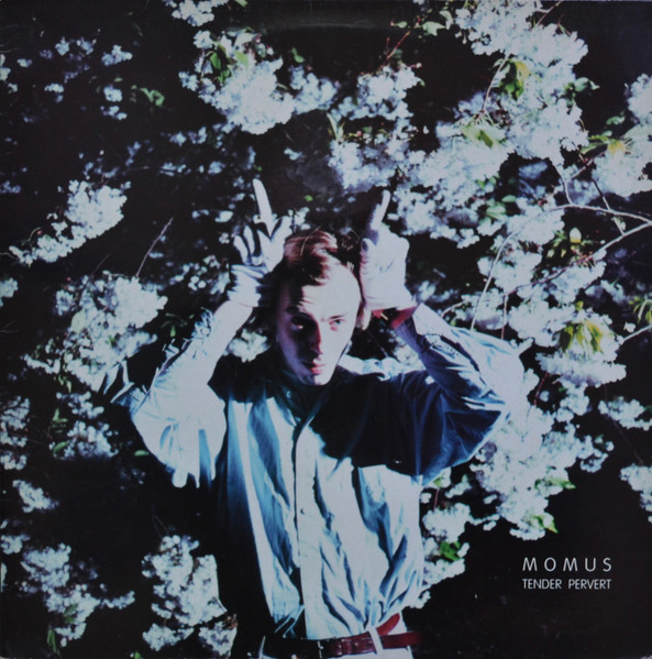 Momus-0